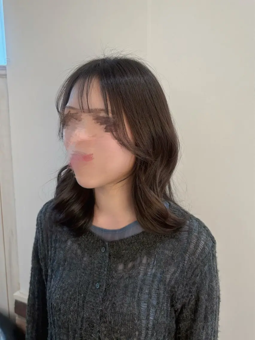 ミディアム アッシュ 顔周りカット レイヤーカット 小顔カット カット ヘアカラー 棚橋 光海のヘアスタイル