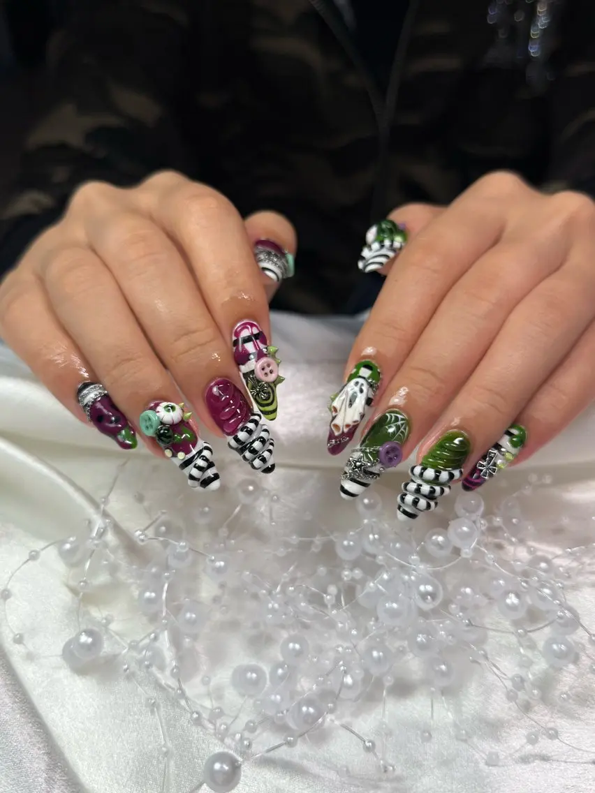 ネイル チークネイル クリアネイル ガーリー キラキラネイル 韓国ネイル ハンドネイル Hachiko Nail Salonのネイルデザイン