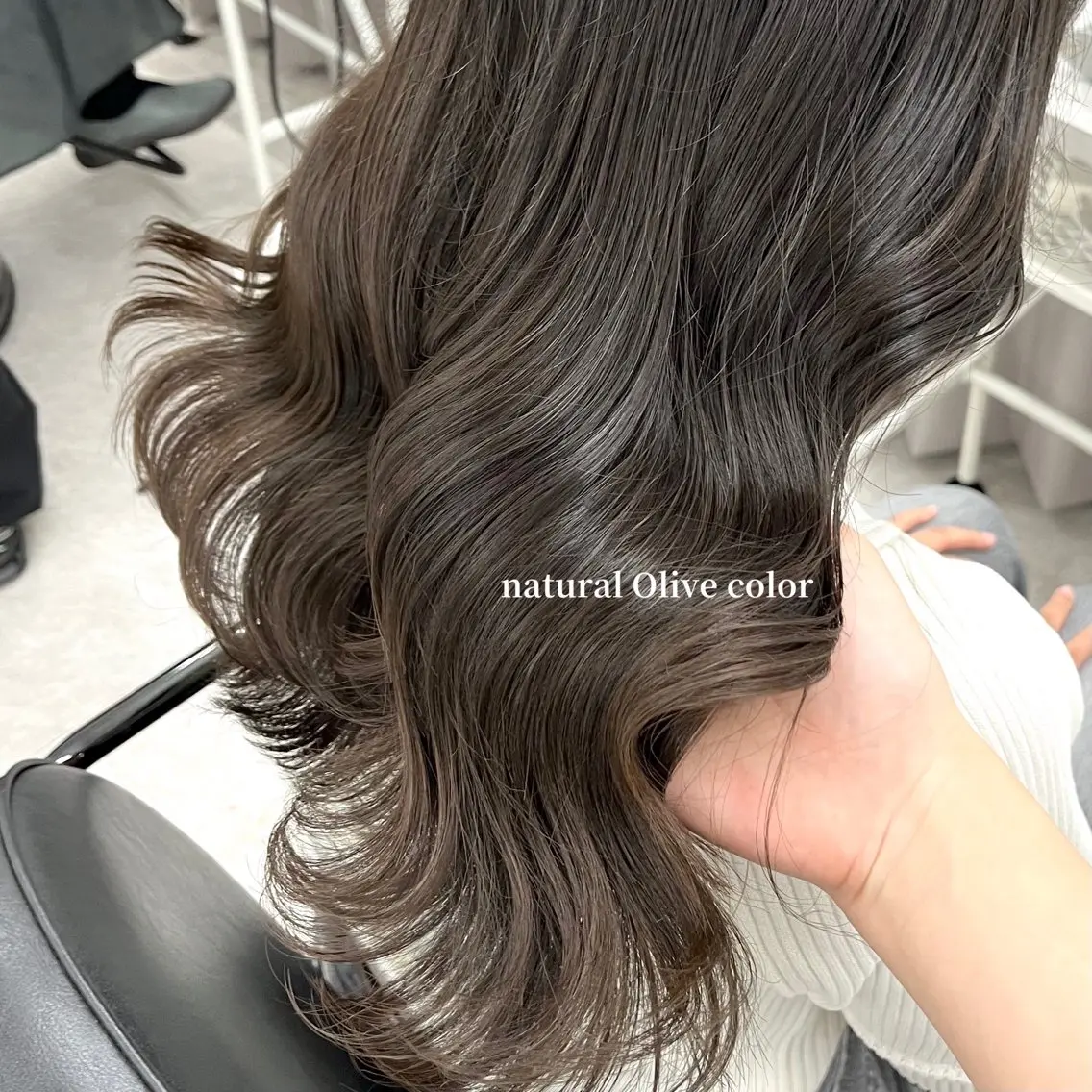 ロング カラー 柔らかオリーブ🌿 HIMARI🌻のヘアスタイル