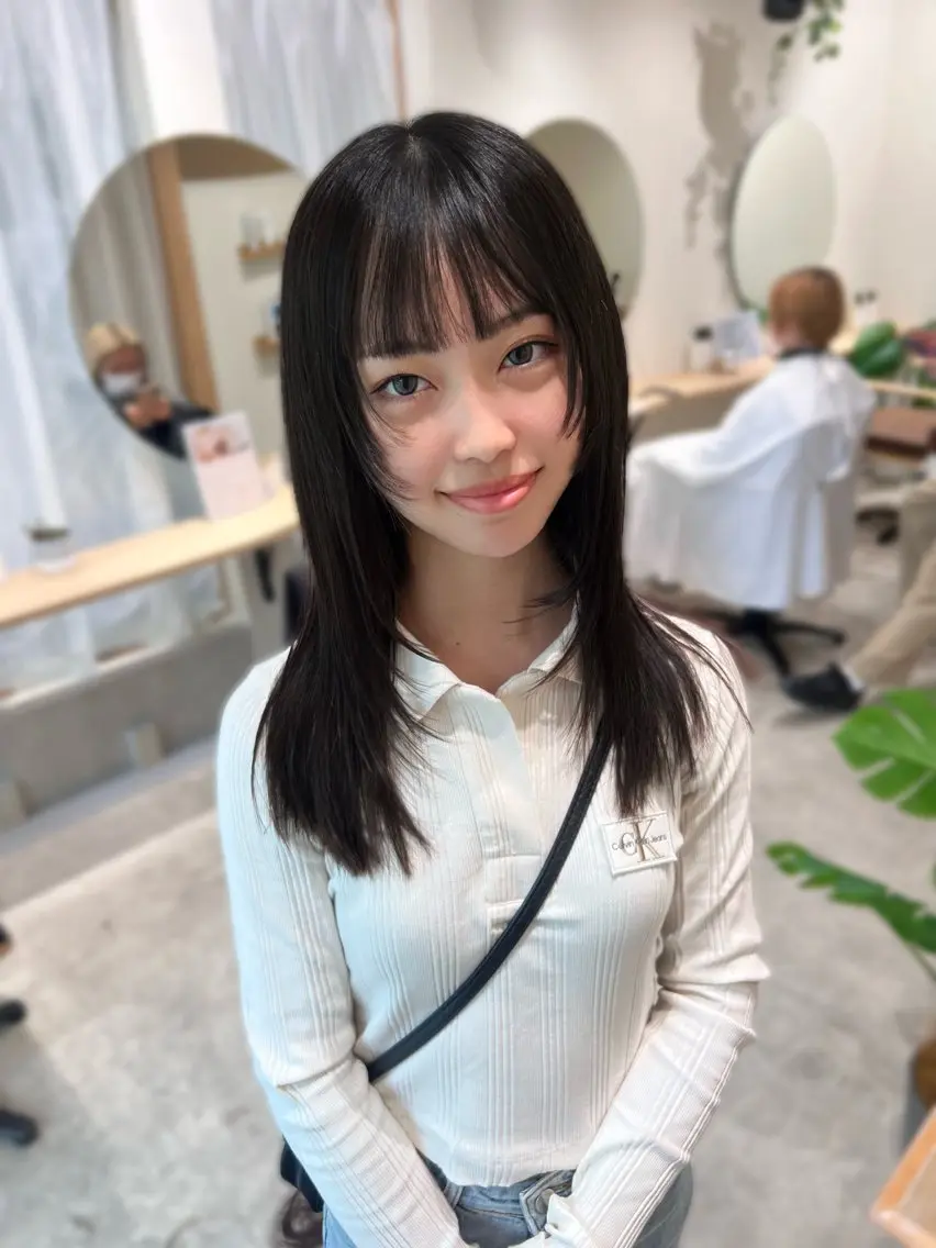 ミディアム レイヤーカット 似合わせカット Day .1のヘアスタイル