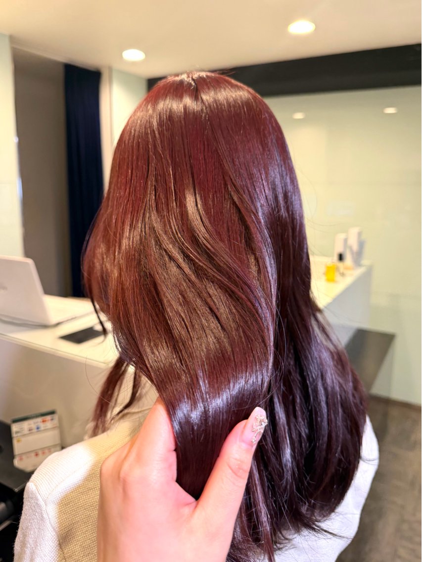 ロング ヘアカラー momo🎀韓国レイ ヤー・ハイトーンのヘアスタイル