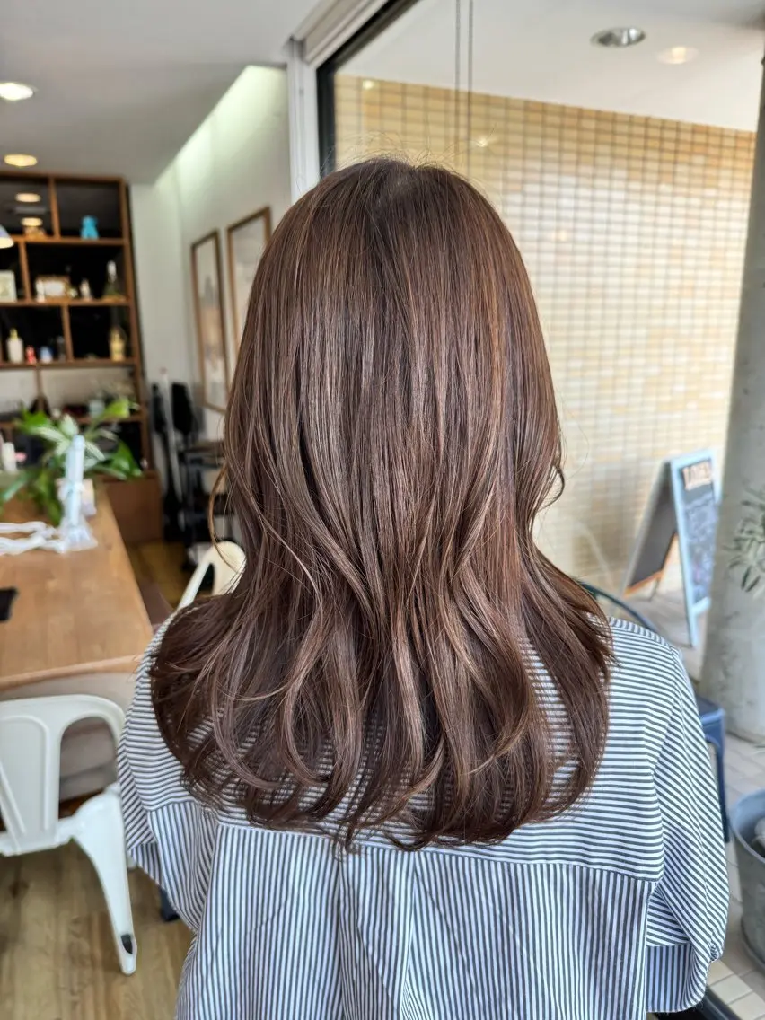 ロング カラー アッシュ アッシュグレー カット ヘアカラー トリートメント ツキダテ ユイのヘアスタイル