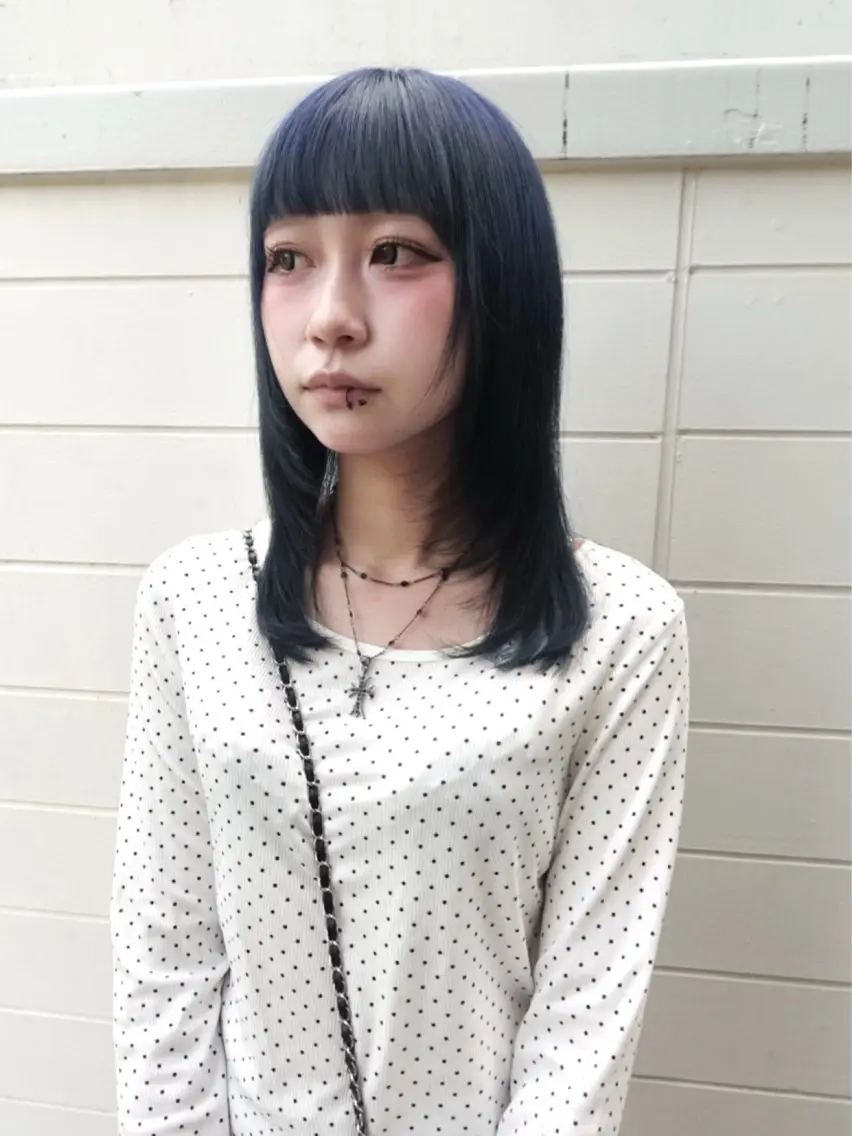 ミディアム カラー カット ヘアカラー トリートメント MIMI🌻໋᳝݊ 個性派カラー⑅ ⸝꙳のヘアスタイル