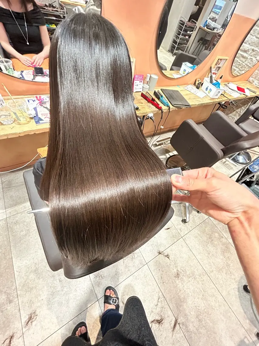 【韓国艶カラー】アルティストフルカラー＋カット+艶TR+ファイバープレックスボンドシャントリパウチ付 9000円の写真