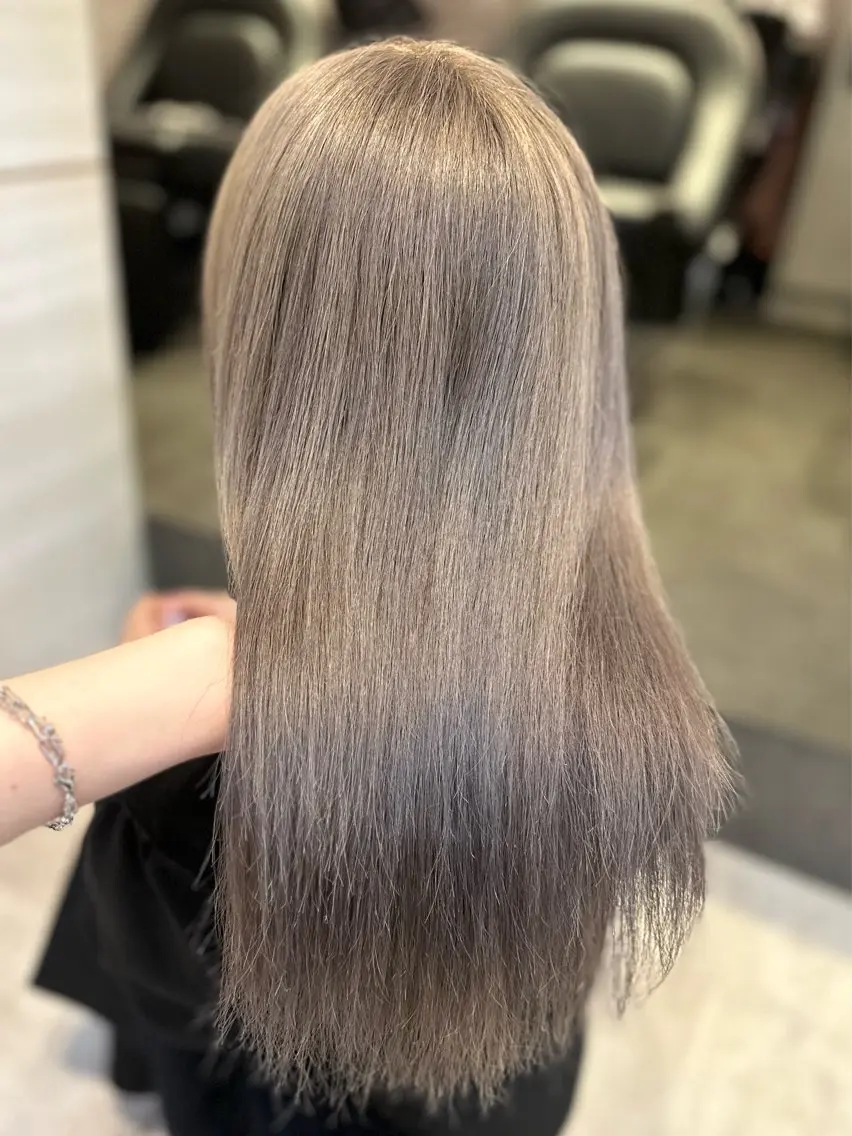 ロング カラー ベージュカラー ブリーチ ケアブリーチ ミルクティーベージュ ピンクカラー 🦋高瀬寛菜🦋 韓国レイヤーのヘアスタイル