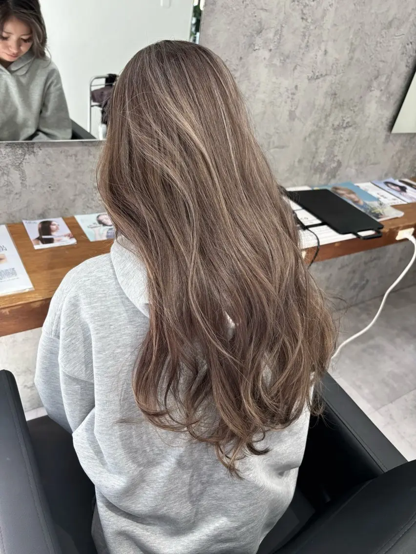 ロング カラー ヘアアレンジ ヘアカラー トリートメント vizz by el yts 北谷ブリーチのヘアスタイル
