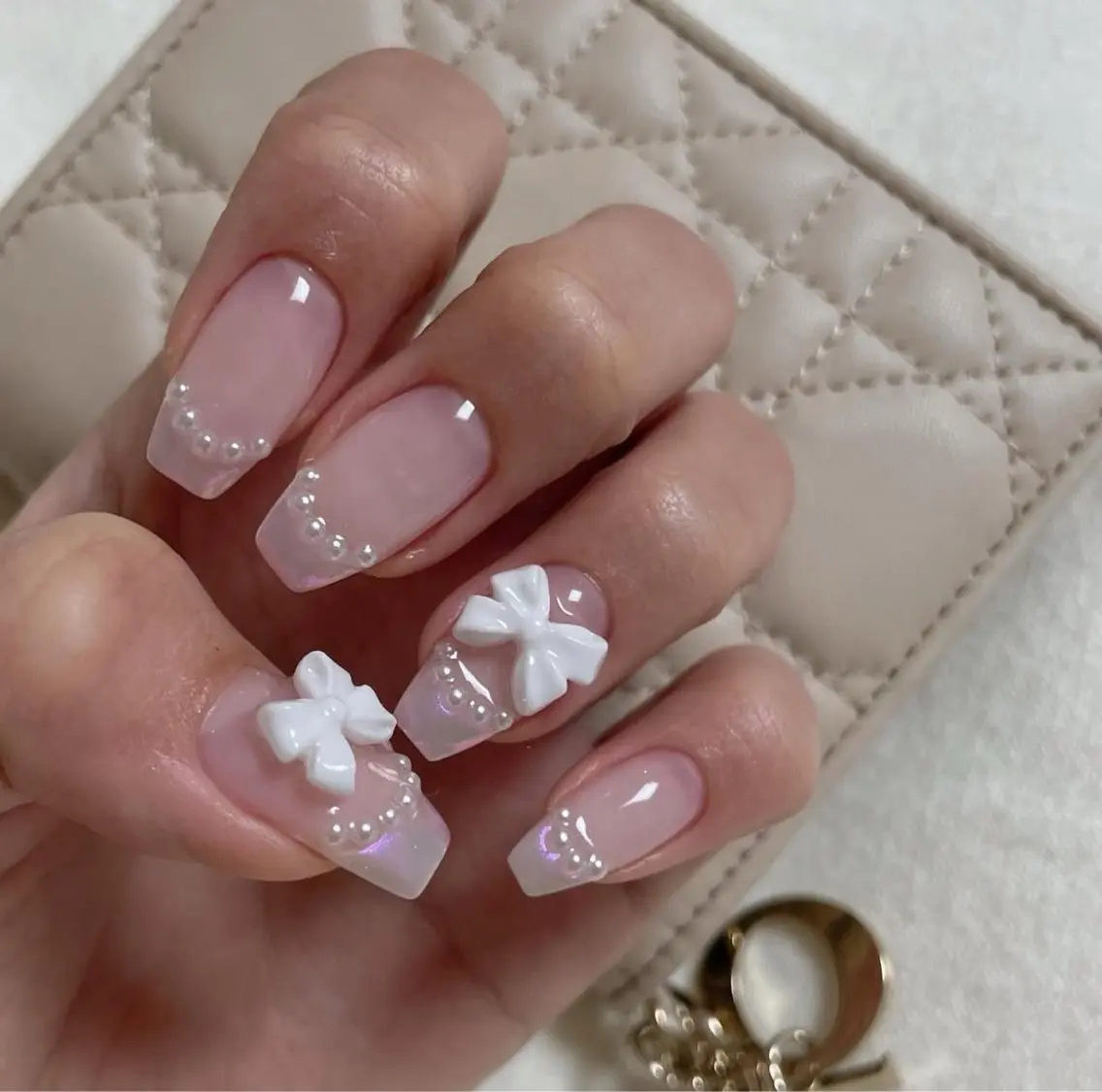 ネイル フレンチネイル キラキラネイル マグネットネイル ミラーネイル ニュアンスネイル Tira Nailのネイルデザイン