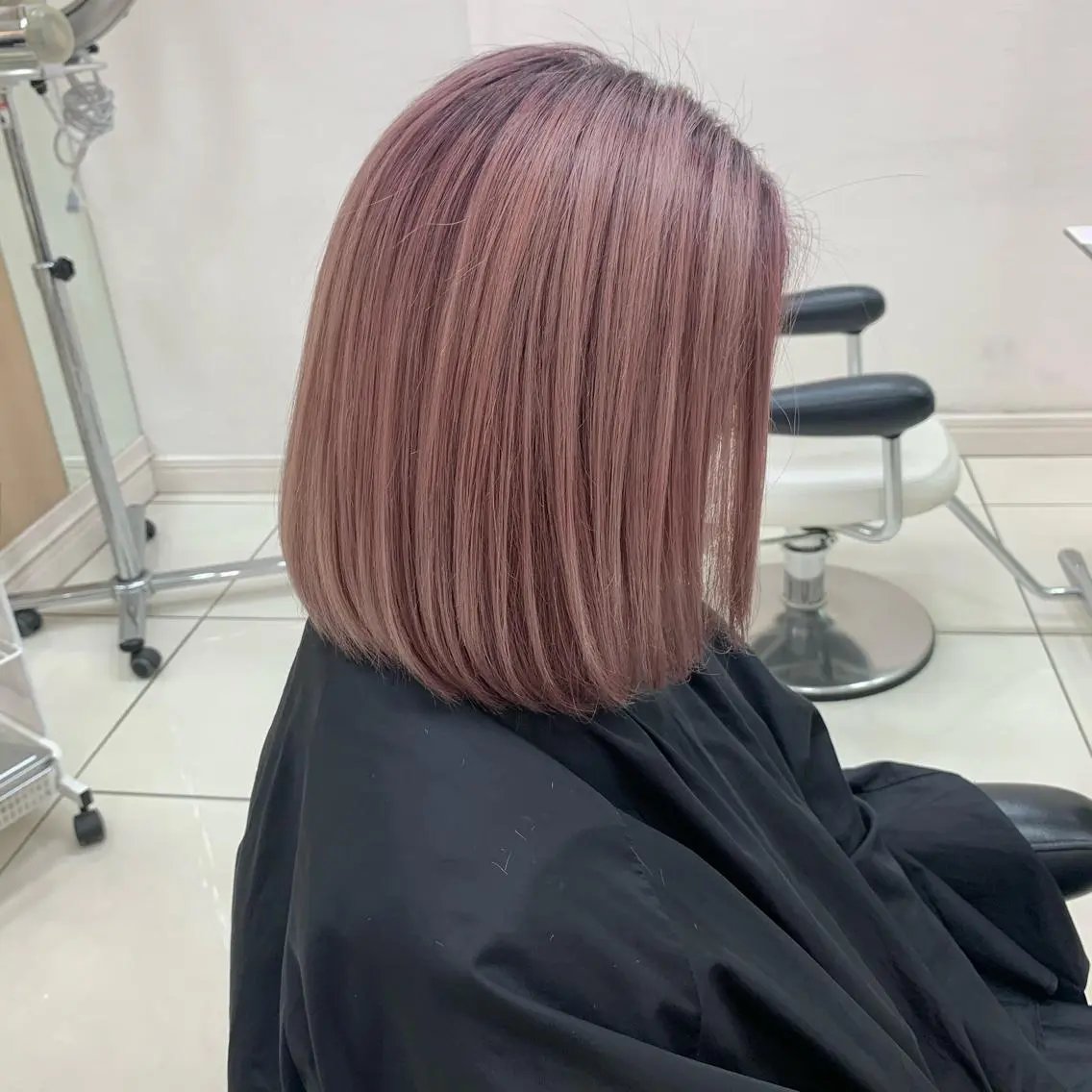 ミディアム カラー ピンクカラー ウスイ ハルカのヘアスタイル
