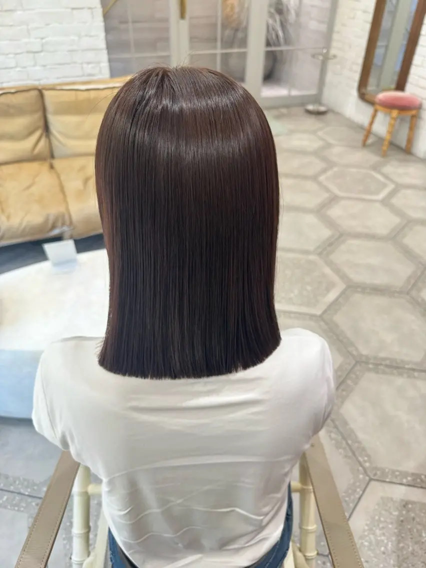ミディアム 切りっぱなしボブ ボブ カット ヘアカラー 縮毛矯正 トリートメント 堀江美容室 千晶のヘアスタイル
