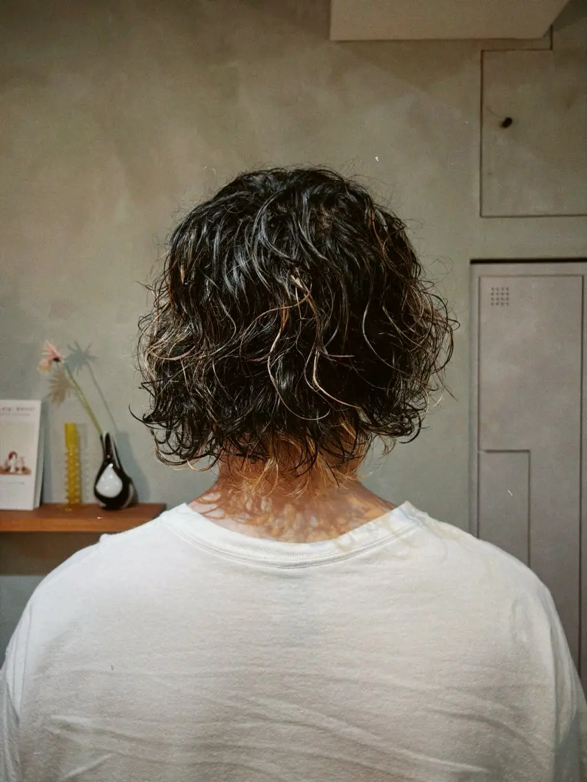 【営業時間外限定】さりげなく動かす メンズカット+ハイライトカラーの写真