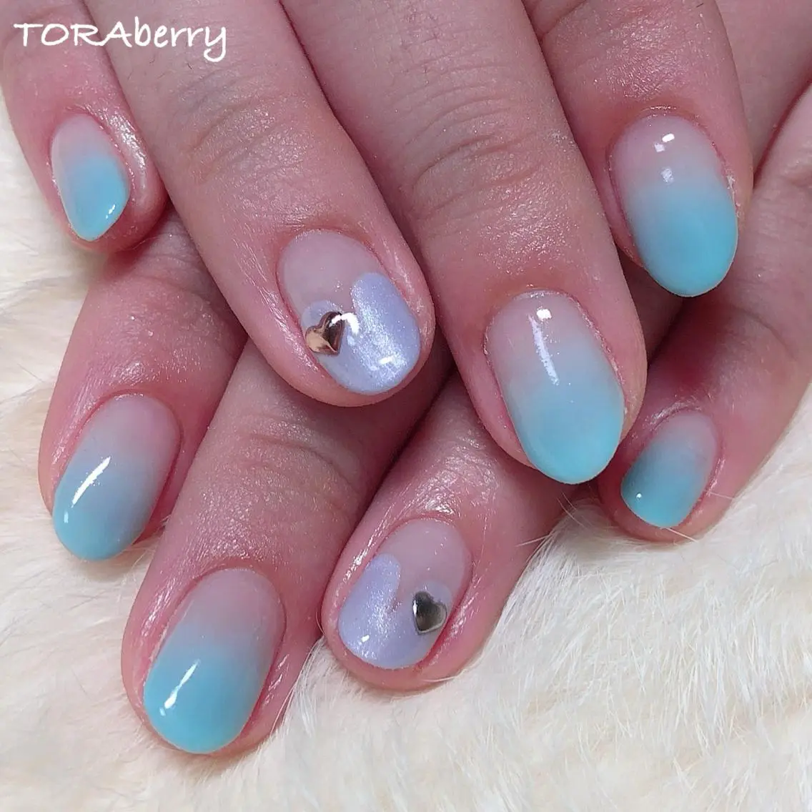 ネイル 水色 ハンドネイル ネイリスト なつみのネイルデザイン