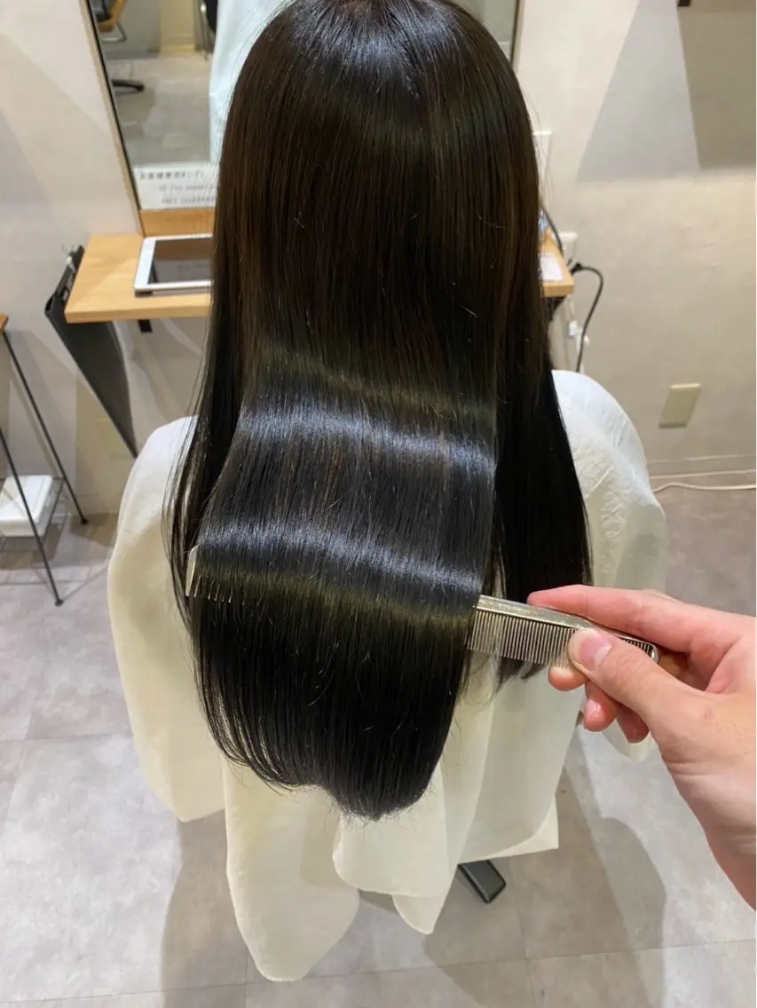 ロング ロング トリートメント ヘアカラー オオトミ ホノカのヘアスタイル