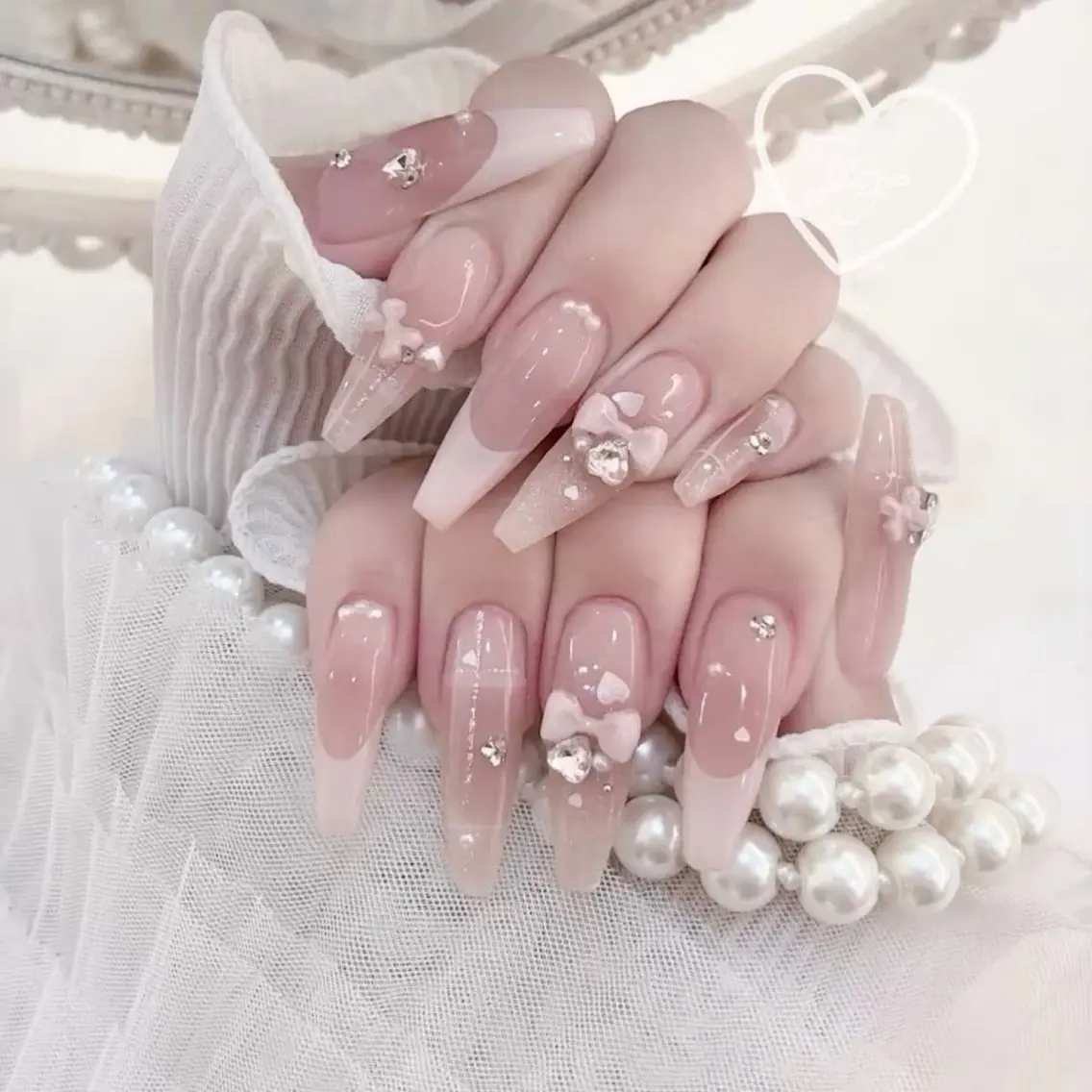 ネイル フレンチネイル キラキラネイル 韓国ネイル シンプルネイル ワンホンネイル ハンドネイル MEI Nailのネイルデザイン