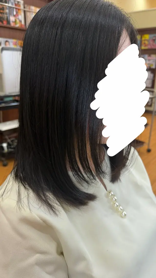 ミディアム ミディアムレイヤー レイヤーカット 上野 萌亜のヘアスタイル