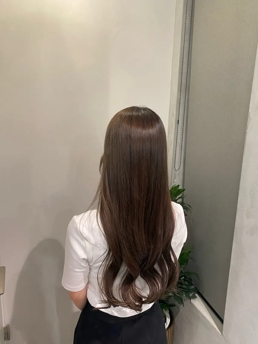 ロング カラー ブリーチ 宮島 華湖のヘアスタイル