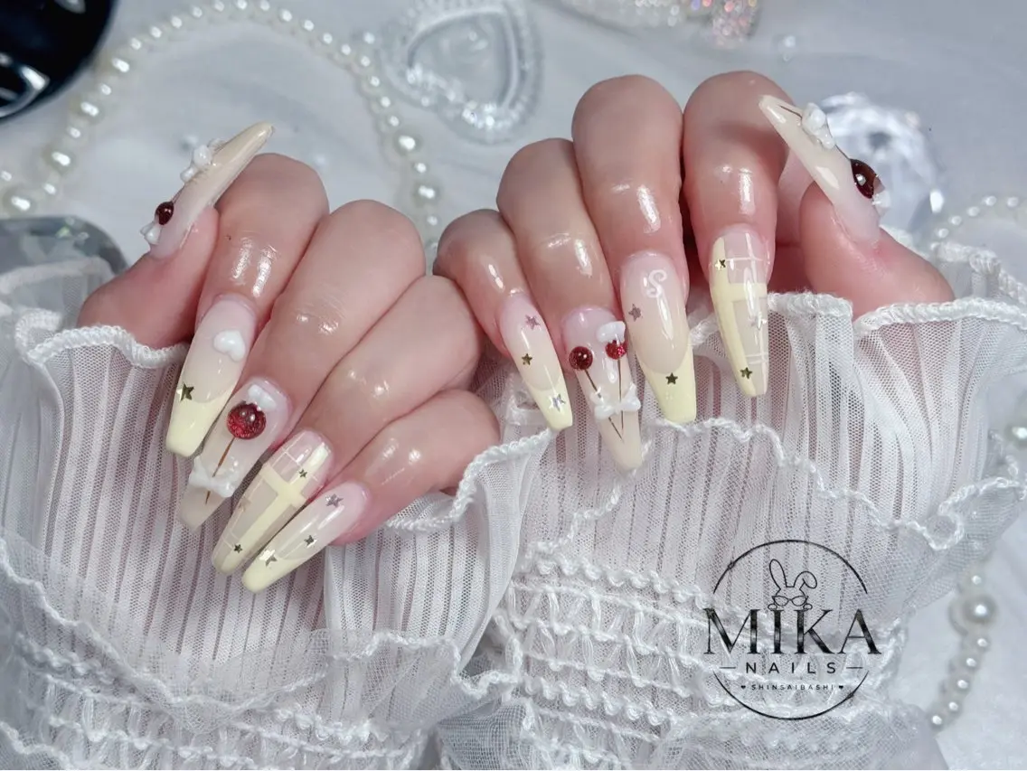 ネイル ガーリー キラキラネイル 韓国ネイル ロングネイル シンプルネイル ハンドネイル 🦊Genie🦊 Mika Nailsのネイルデザイン