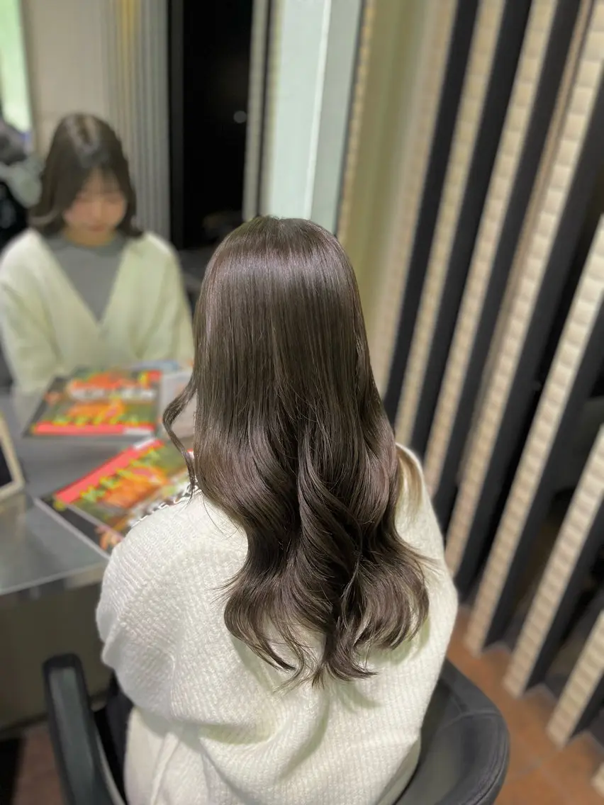 カラー ベージュカラー オリーブベージュ 都築 明日香のヘアスタイル