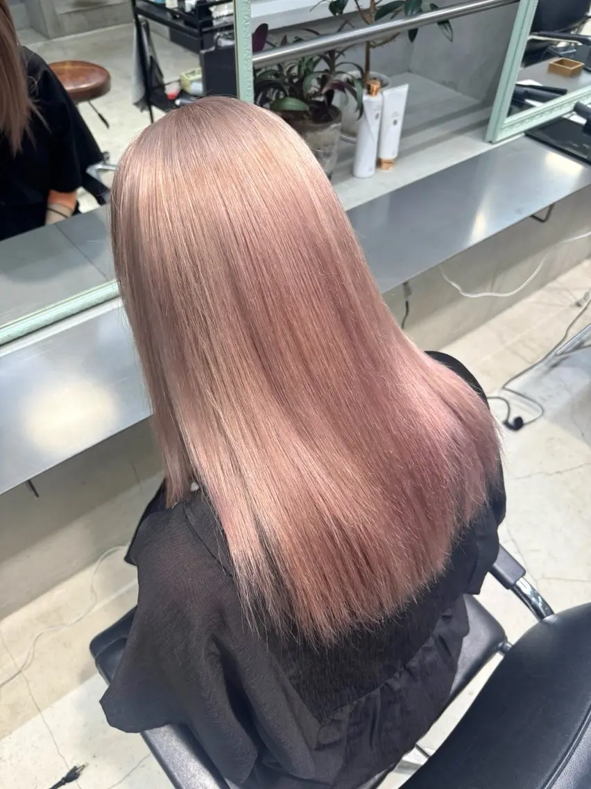セミロング ヘアカラー 佐藤 かえでのヘアスタイル