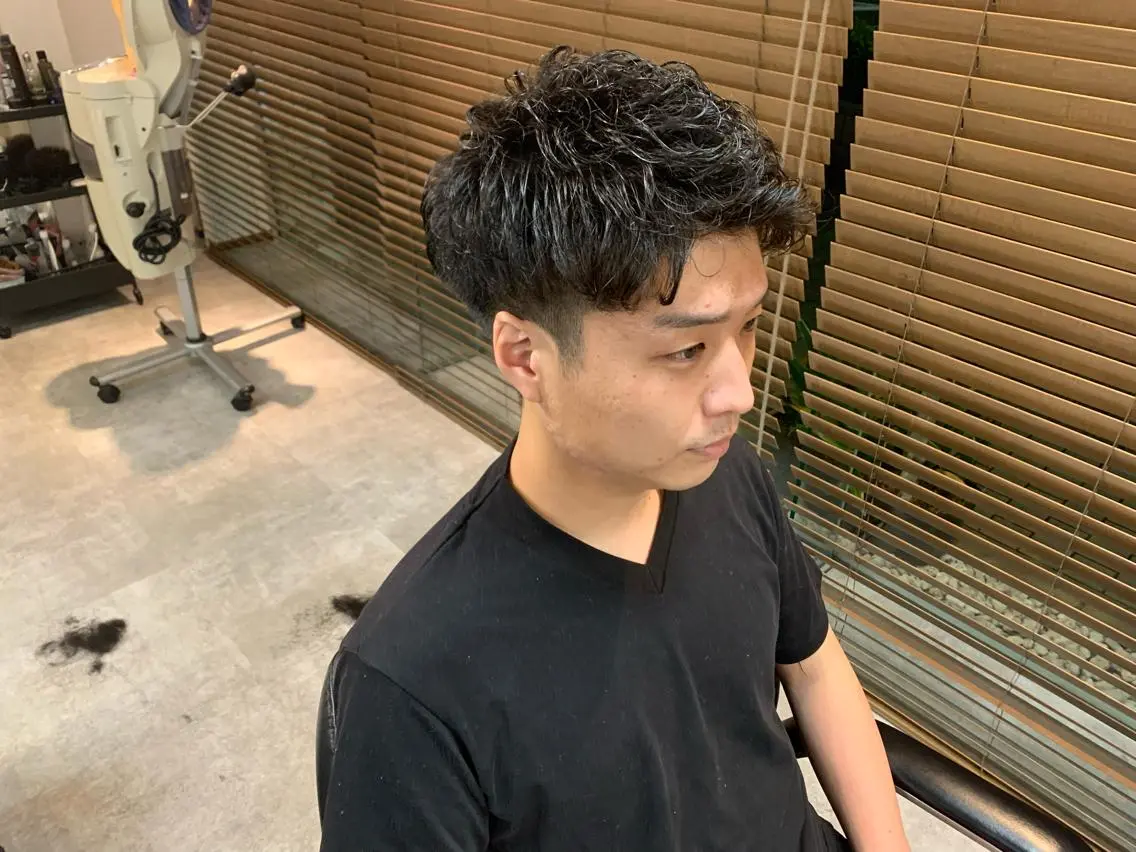 ショート パーマ メンズ 綾田 一蔵のヘアスタイル
