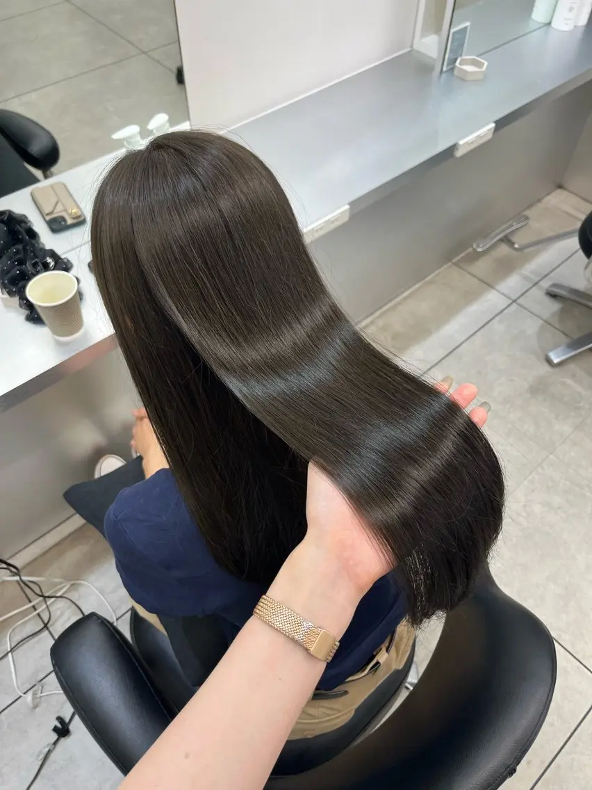 ロング Maya /カラーモデルのヘアスタイル
