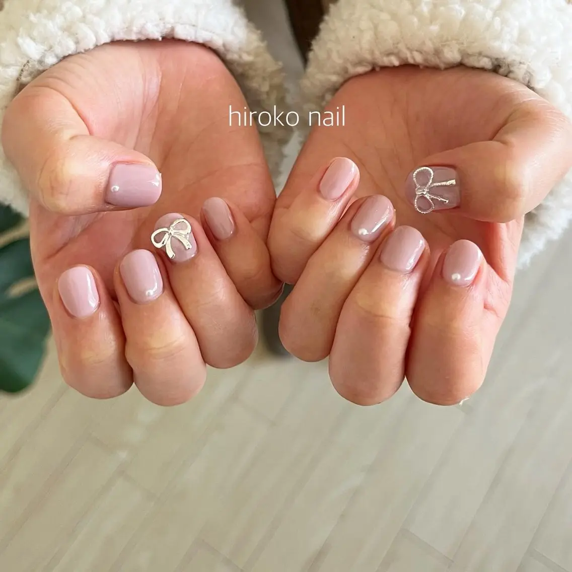 ネイル リボン ストーンネイル hiroko nailのネイルデザイン