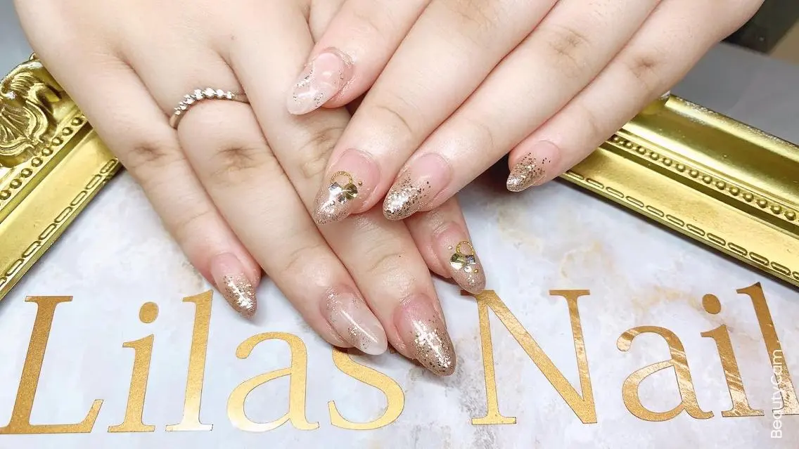 ネイル アートネイル ジェルネイル ゴールド ゴージャス グラデーション Lilas Nailのネイルデザイン