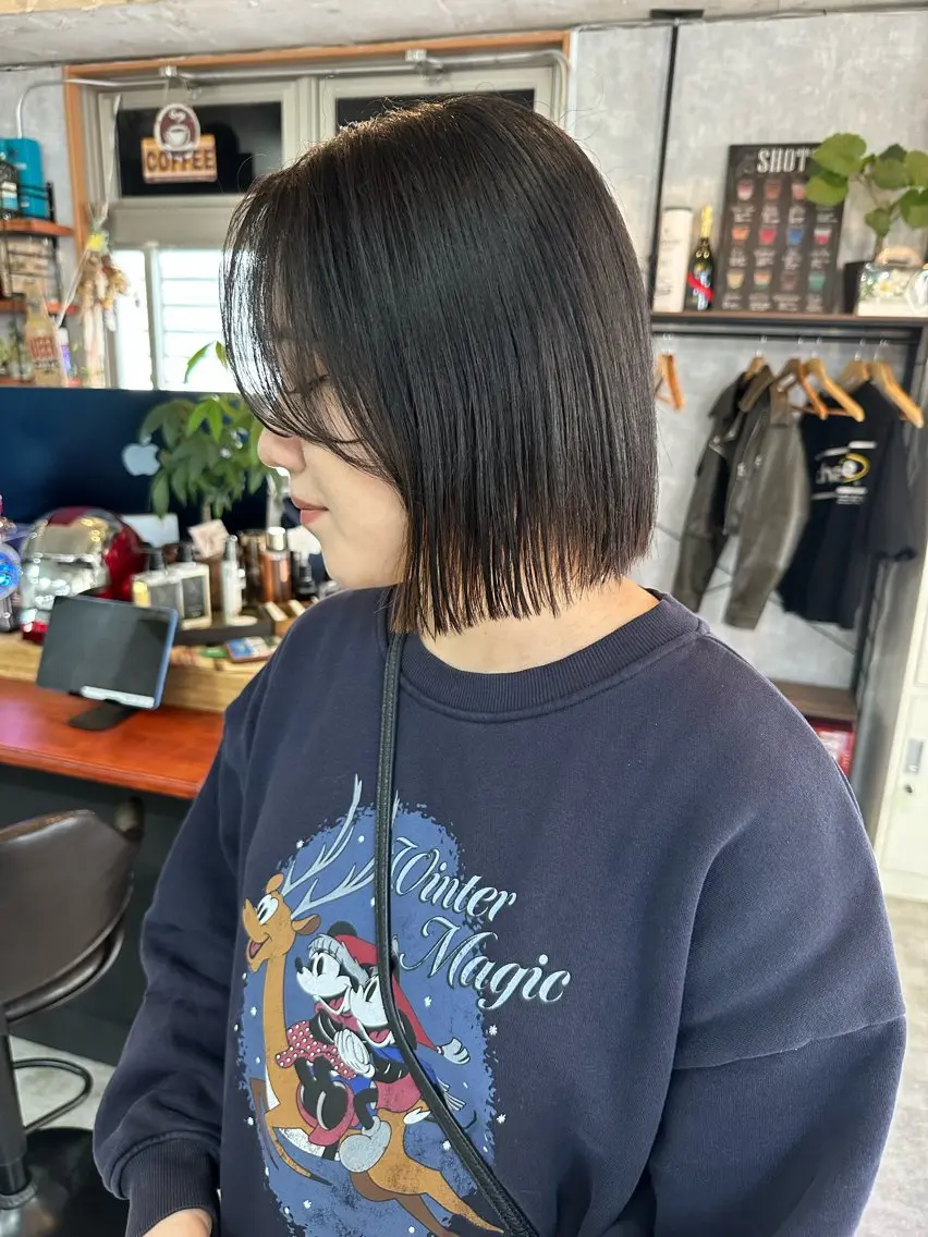 ショート 切りっぱなしボブ ショートボブ ハンサムショート 丸みショート ボブ カット 縮毛矯正 トリートメント モテ髪/ボブ/ショー ト/アダチフウトのヘアスタイル
