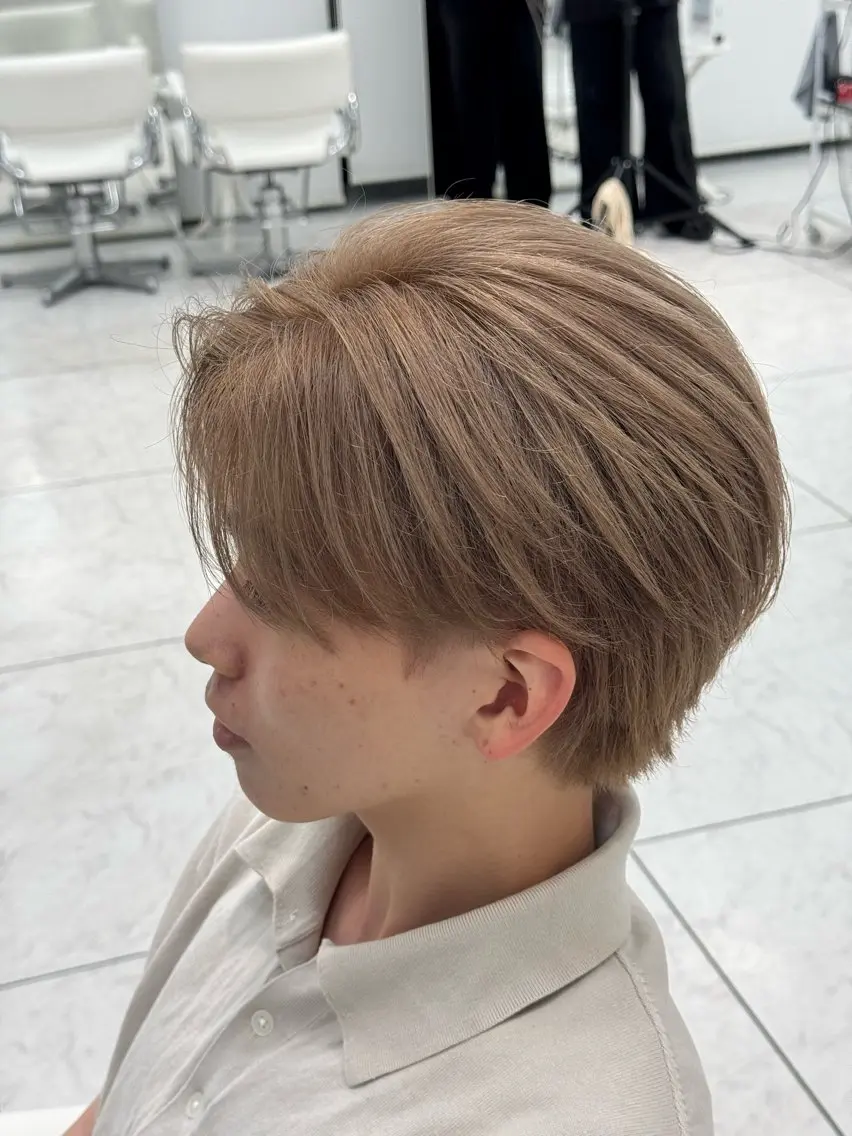 ショート カラー メンズ メンズブリーチ ベージュカラー ブリーチ ミルクティーベージュ ヘアカラー 🔥メンズ特化美容師 🔥石川大雅のヘアスタイル