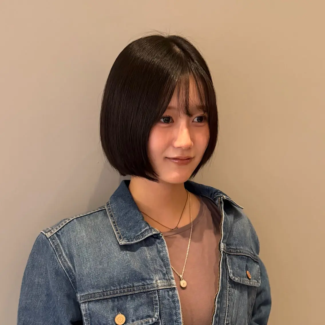 カラー lolonois / aikuのヘアスタイル