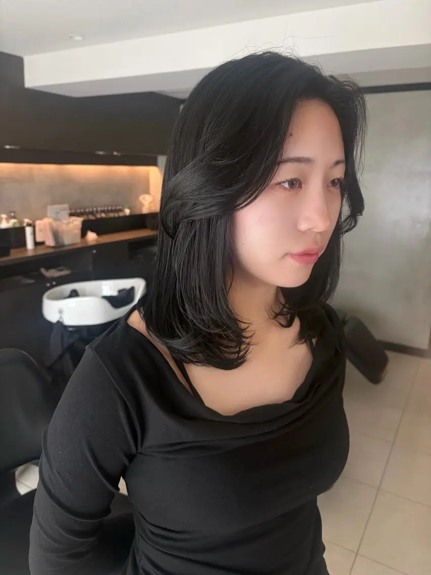 セミロング ヘアカラー ナカザワ アコのヘアスタイル