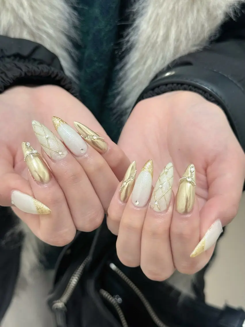 ネイル オーロラネイル ボルドー ブラウン 氷ネイル・うるうるネイル キラキラネイル ハンドネイル Julli NailStudioのネイルデザイン