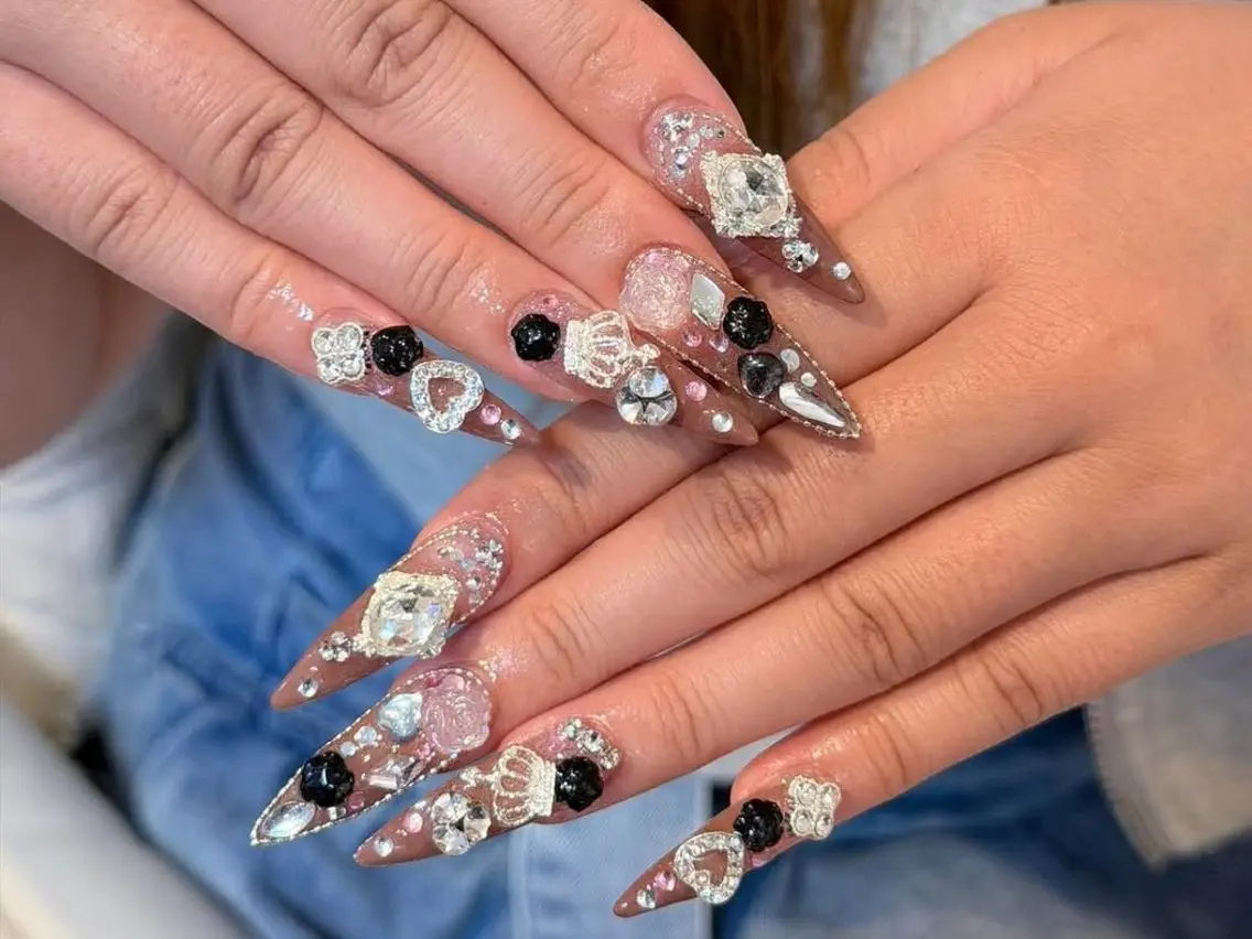 ネイル アートネイル オーロラネイル フレンチネイル ジェルネイル グラデーション ハンドネイル Sora  Nail Studioのネイルデザイン