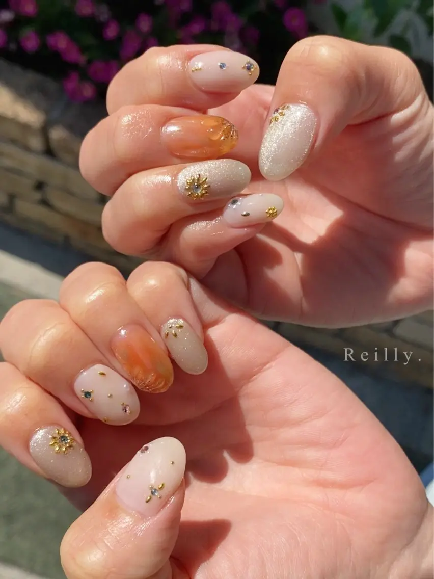 ネイル フラッシュネイル フレンチネイル ジェルネイル グラデーション ラメ(グリッター) Marina 《REILLY.》のネイルデザイン