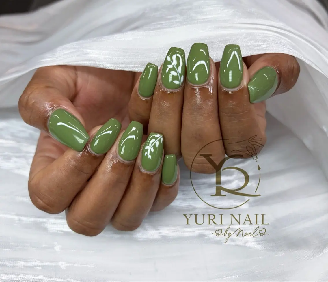 ネイル ハンドネイル フットネイル ハンドケア YURI Nail NARITAのネイルデザイン