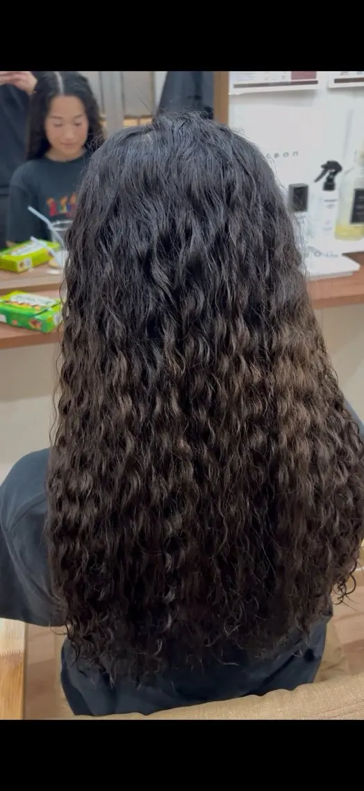 ロング パーマ hairs 897のヘアスタイル