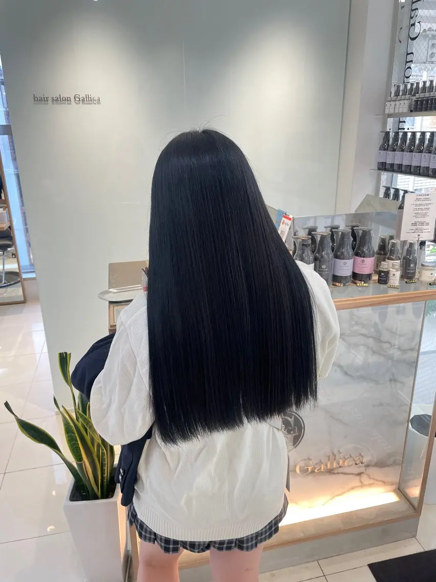 ロング カラー ヘアアレンジ 黒髪 ブルーカラー ブルーブラック ヘアカラー トリートメント ヘッドスパ ヘアセット 艶カラー✨縮毛矯正✨ 翁長孝輔のヘアスタイル