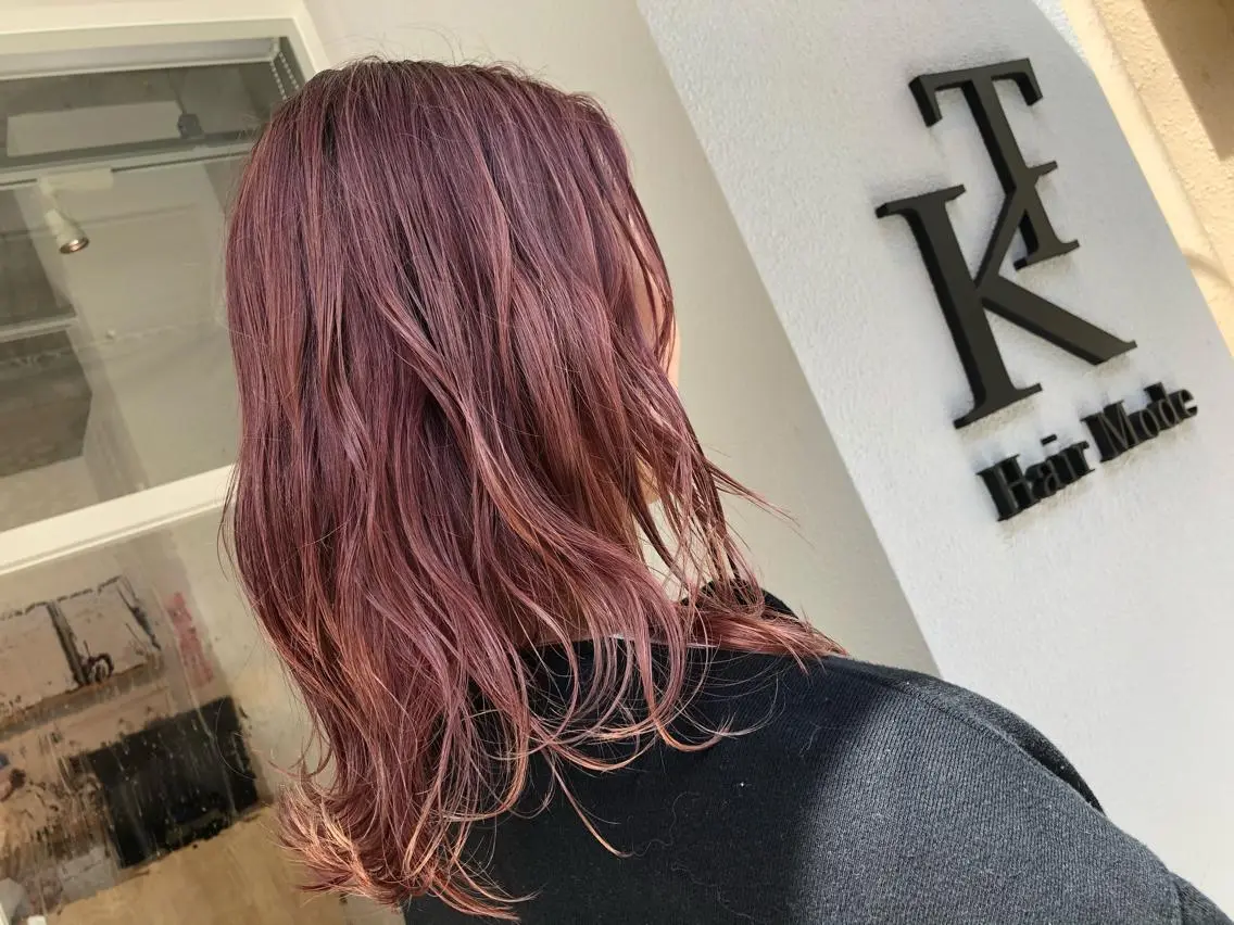 ミディアム カラー ブリーチ イルミナカラー ピンクカラー 田辺 黎花のヘアスタイル