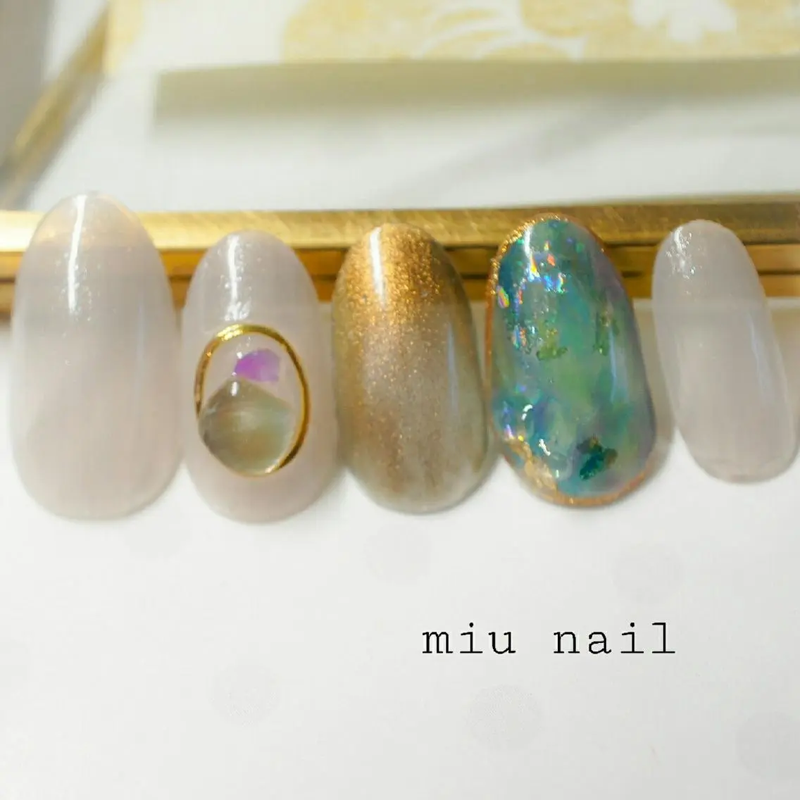 ネイル アートネイル キラキラネイル ストーンネイル MIU nailのネイルデザイン