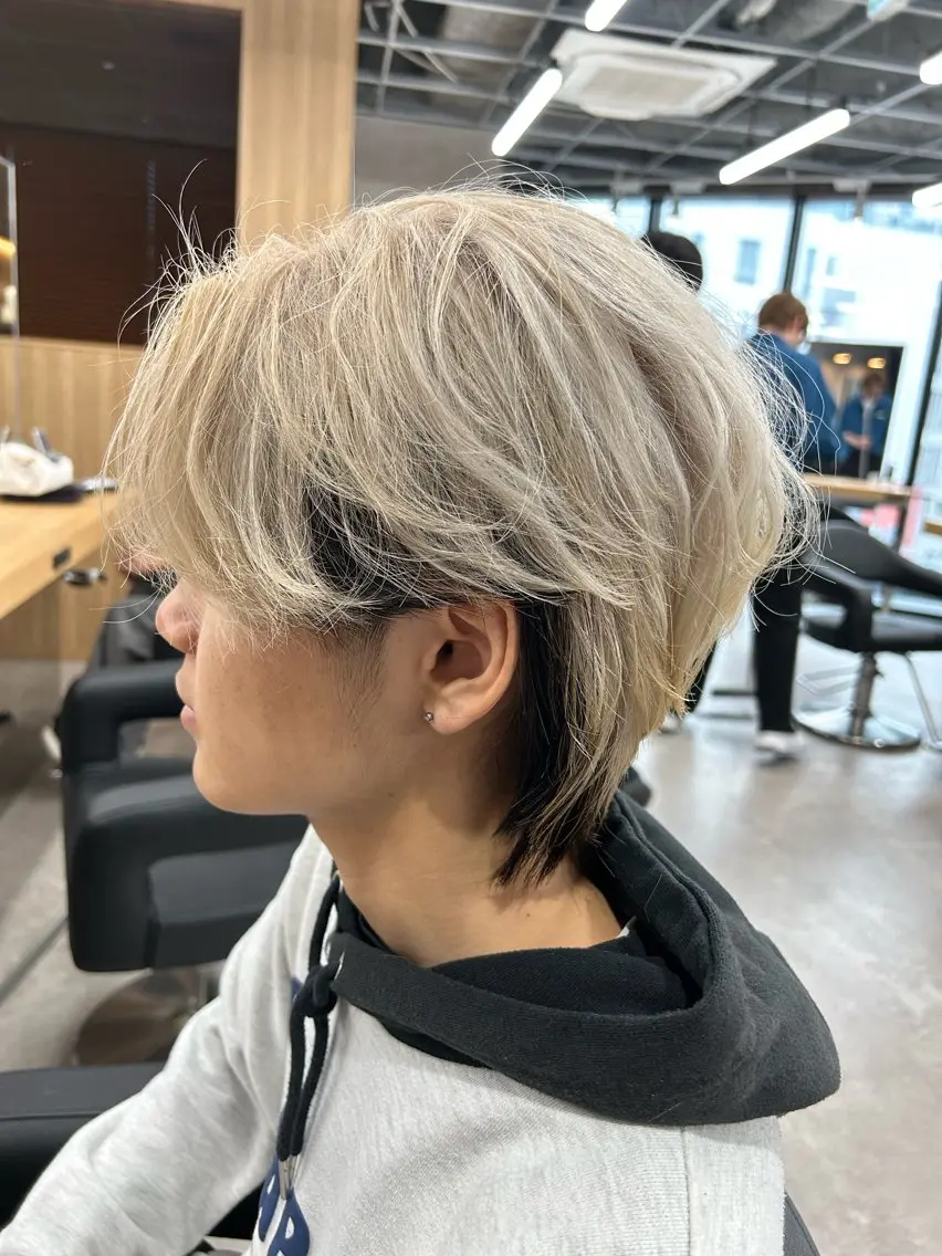 カラー メンズ メンズハイトーン ハイトーンカラー 磯村 翔大のヘアスタイル
