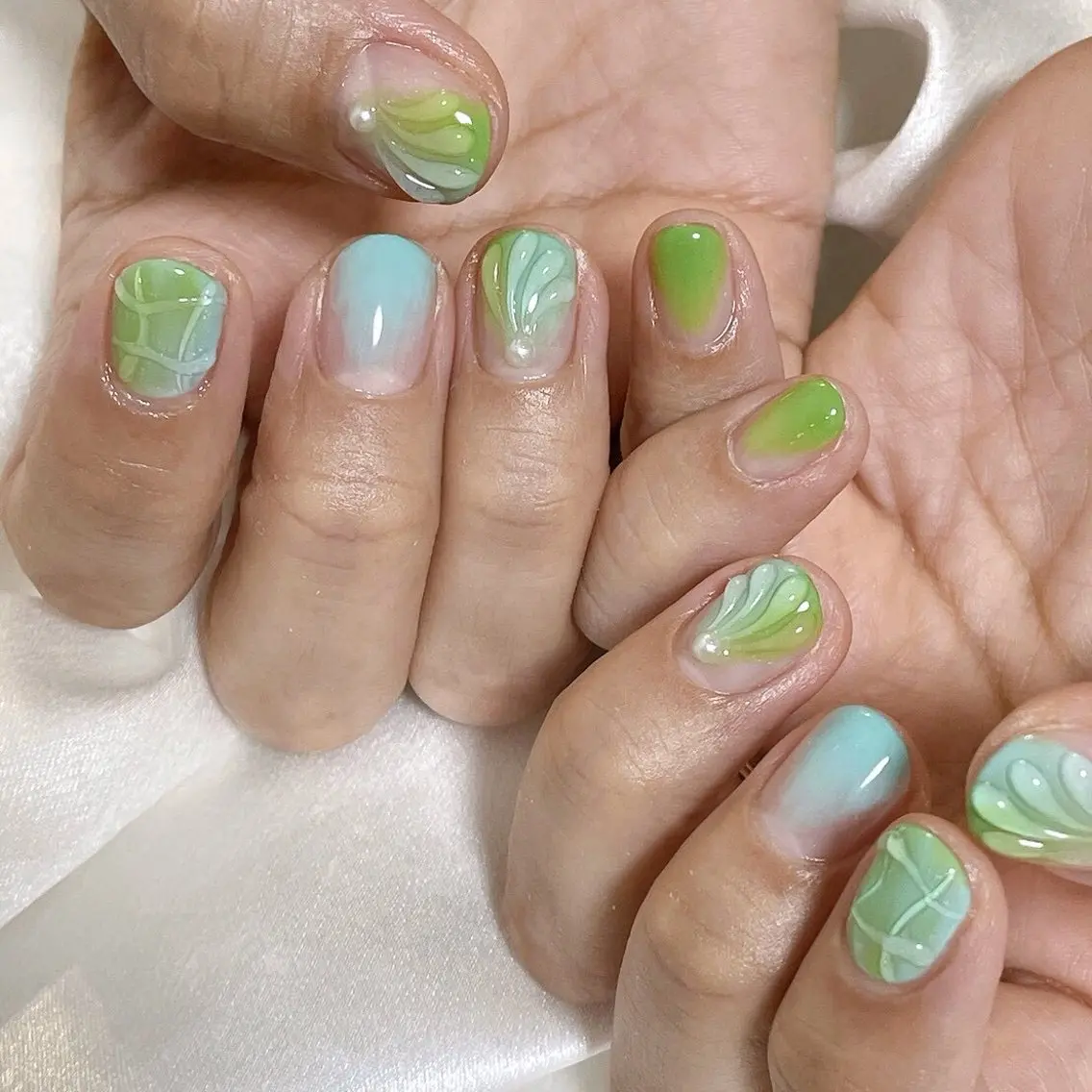ネイル オーロラネイル フットネイル フレンチネイル ジェルネイル マグネットネイル ハンドネイル kiki nail &brow二子玉川のネイルデザイン