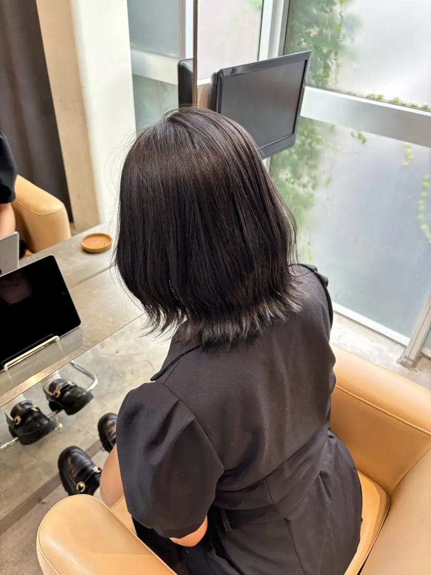 カラー グレージュ レイヤーカット KAEのヘアスタイル