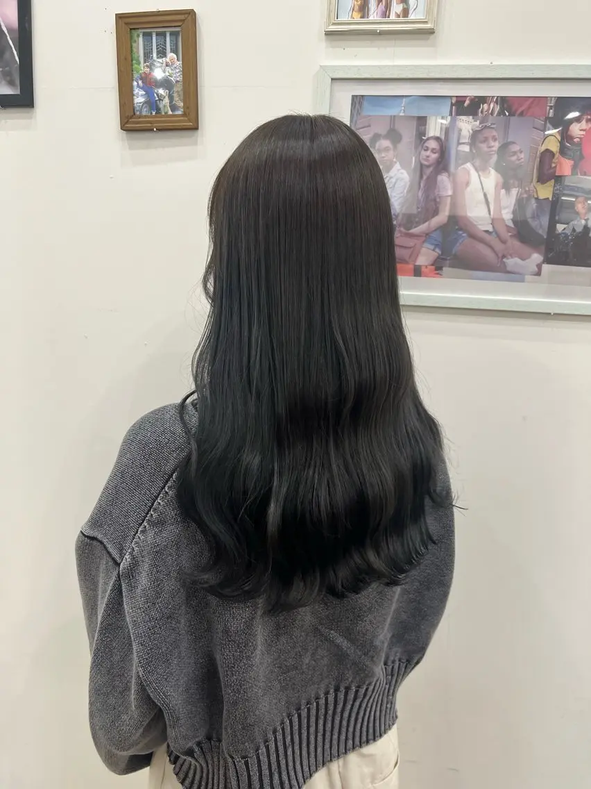 ロング カラー グレージュ カット ヘアカラー トリートメント 小池 楓のヘアスタイル