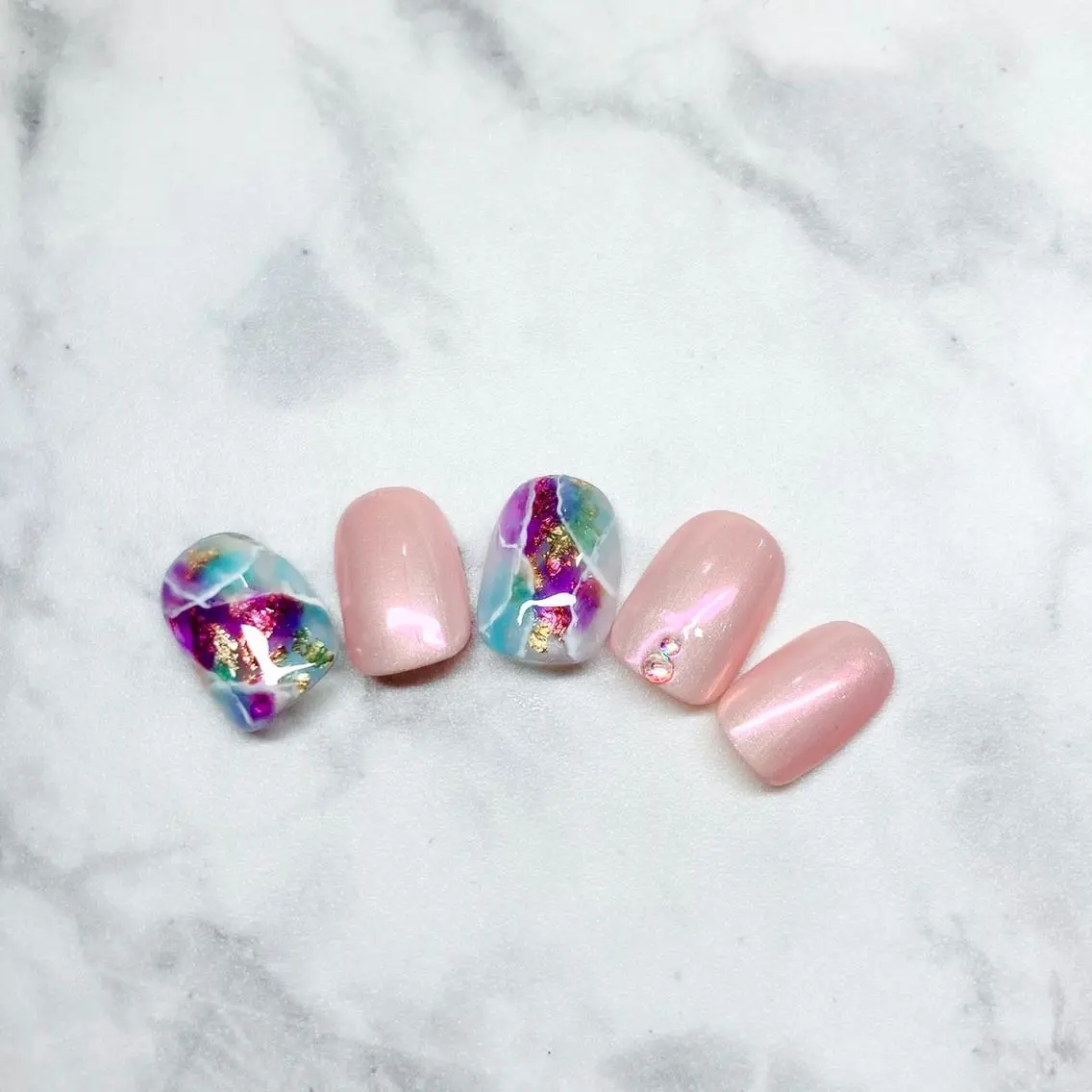 ネイル ジェルネイル ミラーネイル ニュアンスネイル パラジェル 冬ネイル ハンドネイル Nail&eye Belire 新宿のネイルデザイン