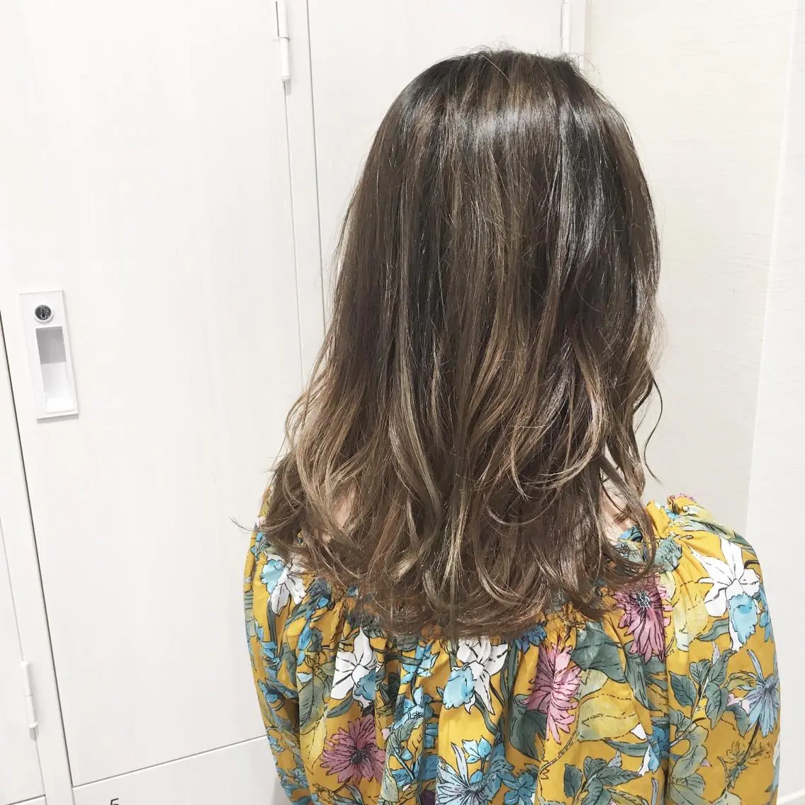セミロング カラー 似合わせカット/ レイヤーカット/新谷のヘアスタイル
