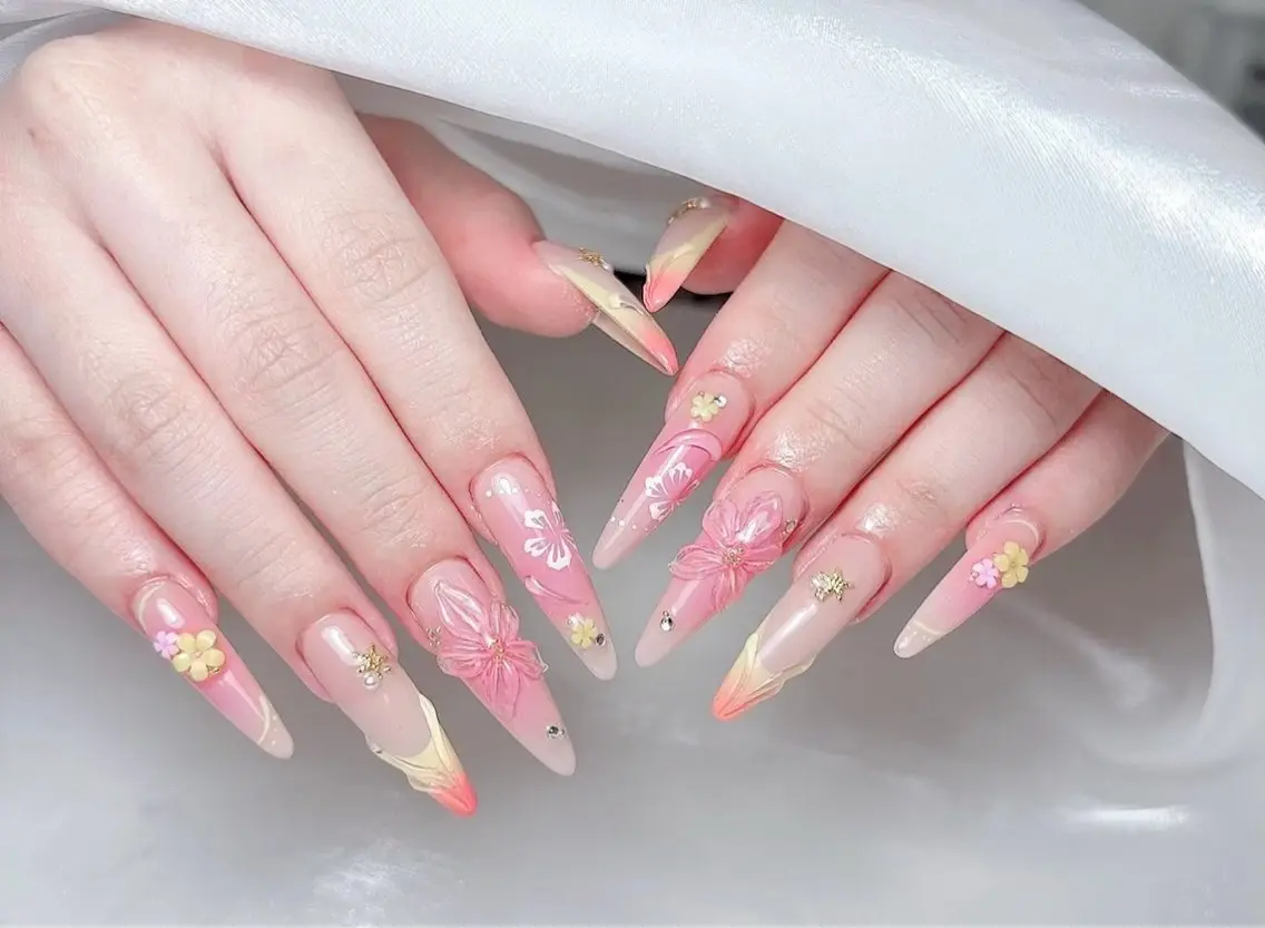 ネイル アートネイル チークネイル フレンチネイル ジェルネイル グラデーション ハンドネイル ╹◡╹MimoEye lash🌻Nailのマツエク・マツパデザイン