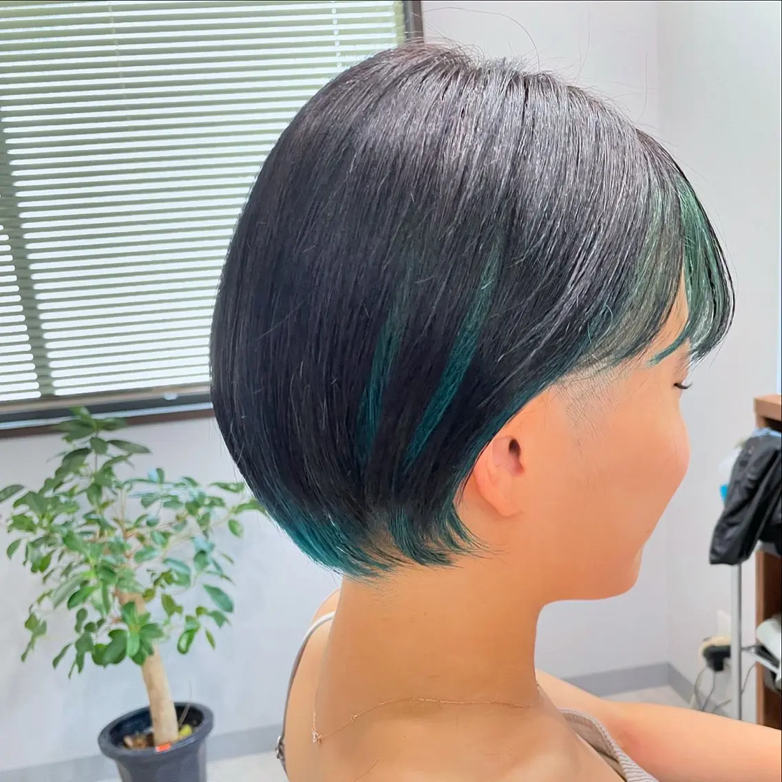 ショート カラー ヘアカラー 今雪 聡美のヘアスタイル