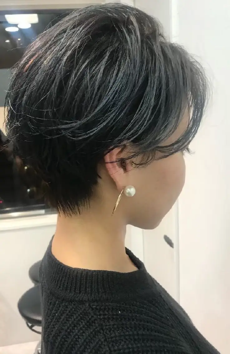 カラー 江坂 misaki のヘアスタイル