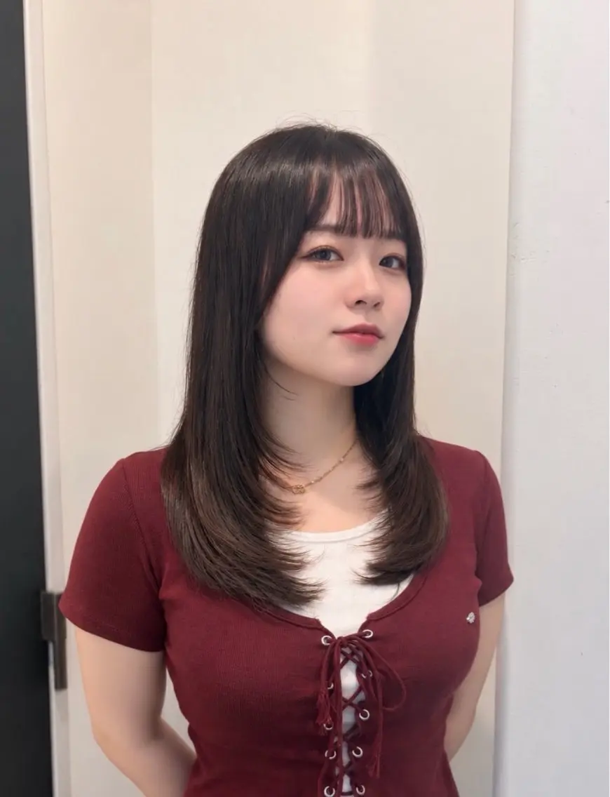 セミロング レイヤーカット 川口 琴音のヘアスタイル