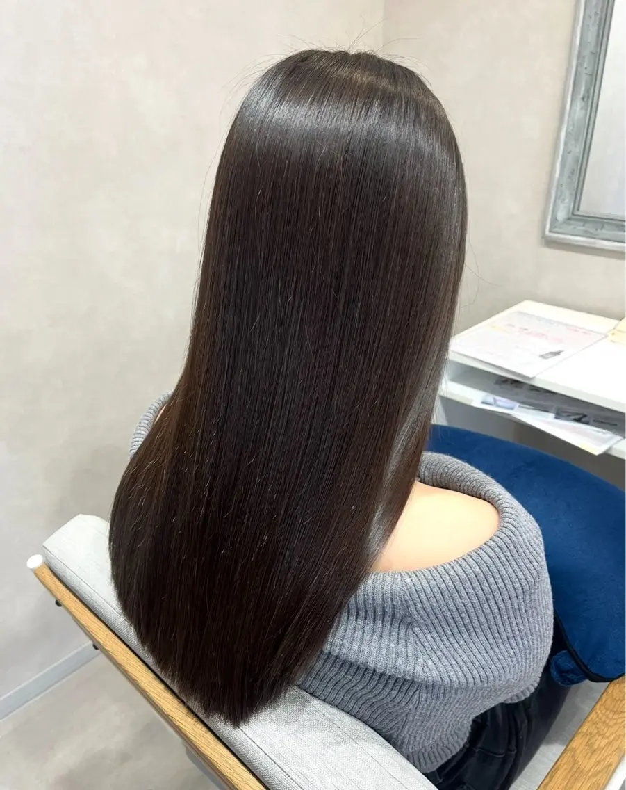 セミロング 縮毛矯正 森 愛友のヘアスタイル