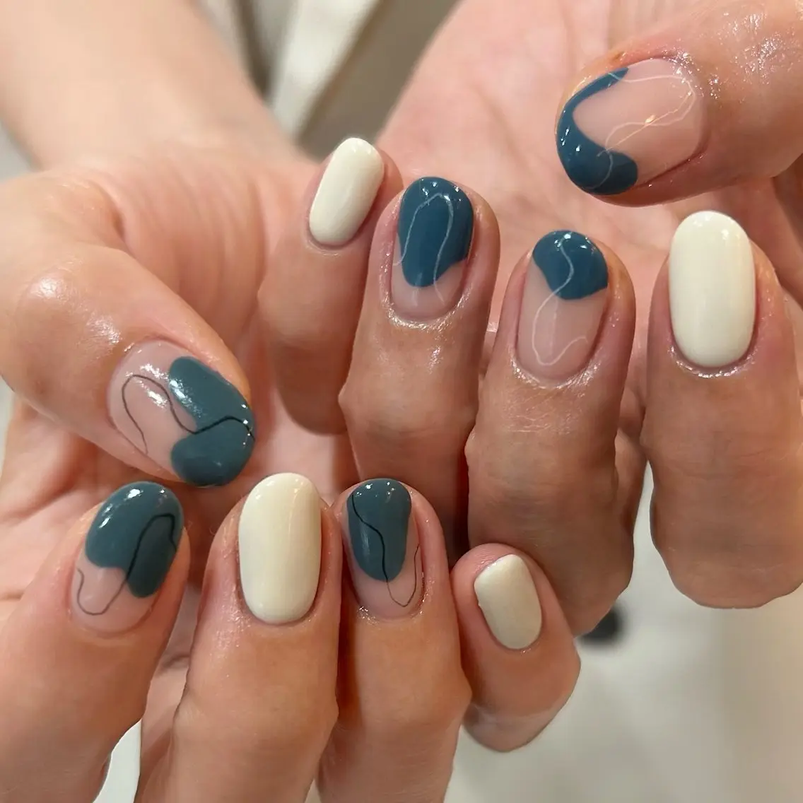 ネイル ハンドネイル shio ♡ 31〜1日空きありのネイルデザイン